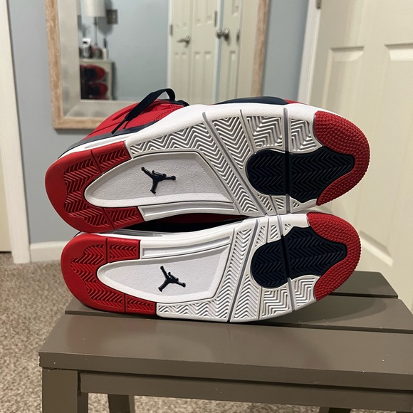 Air Jordan 4 Retro FIBA (2019) - Picture 7 of 10